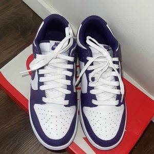 Nike dunk purple & white low sneakers